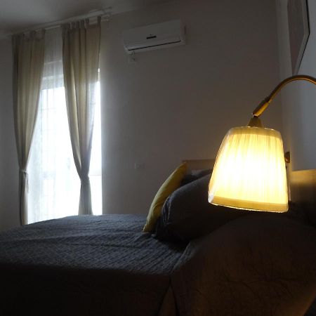 Little Hot@L Hotel Помпей Екстериор снимка