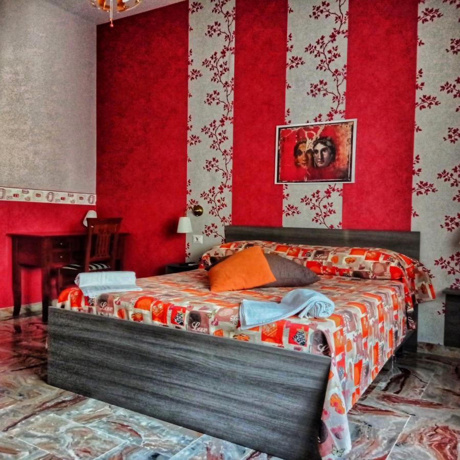 Little Hot@L Hotel Помпей Екстериор снимка