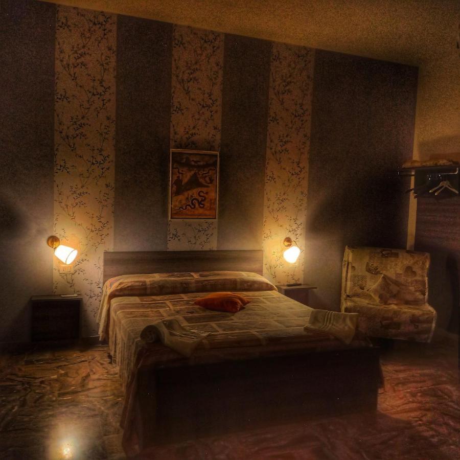 Little Hot@L Hotel Помпей Екстериор снимка