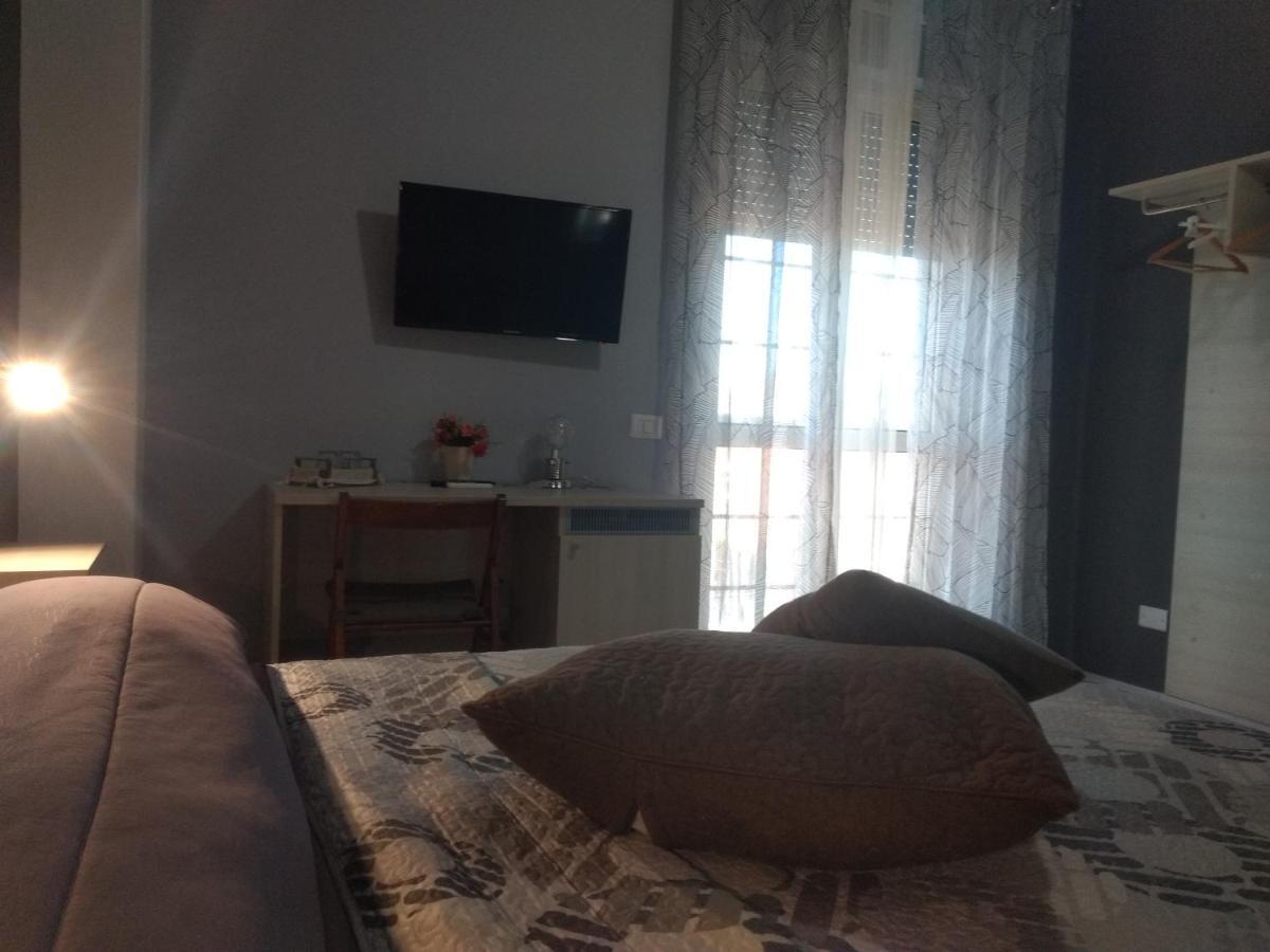 Little Hot@L Hotel Помпей Екстериор снимка